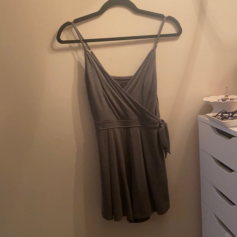 Abercrombie Army Green romper with tie on tie on the side, never worn, Size XS